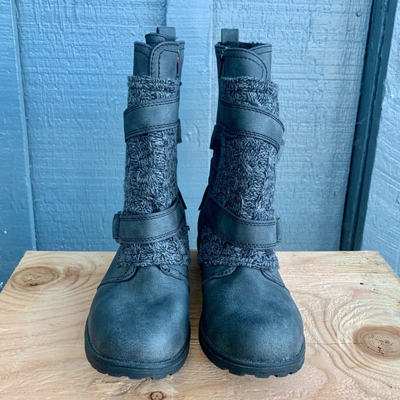 Boots - Picture 2 of 7